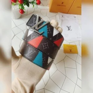 Louis Vuitton Premium Quality Belt With Orginal Box and Accessories