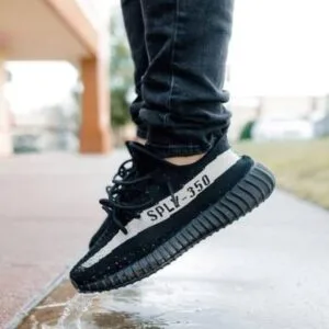 First Copy Adidas Yeezy Sply 350 V2 Oreo Semi UA Quality For Mens
