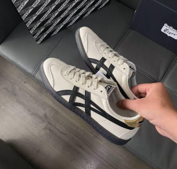 Onitsuka Tiger Tokuten White Black First Copy Shoes